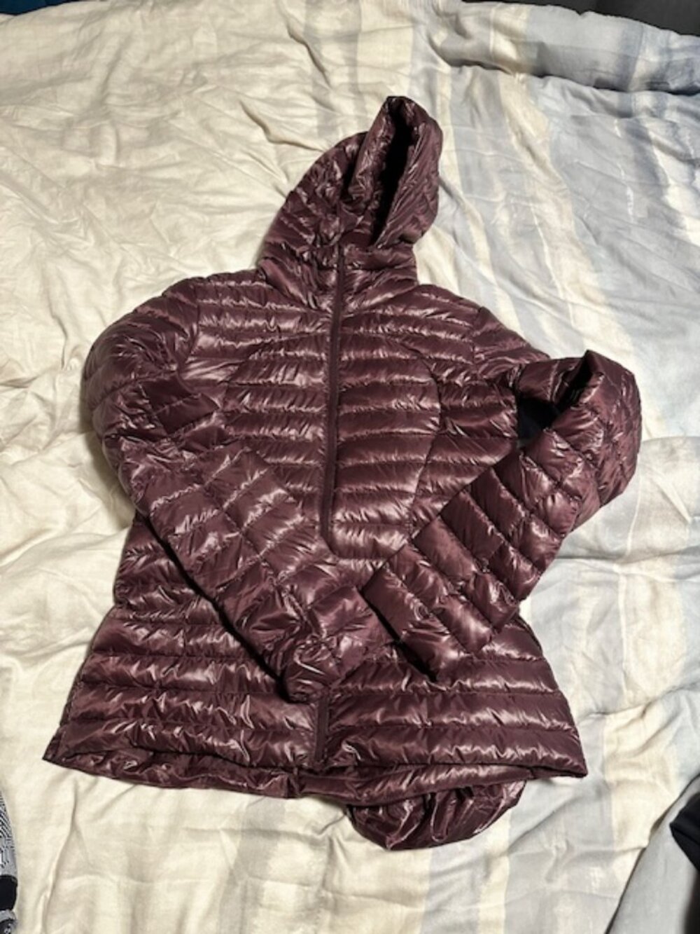 Lululemon Pack it down jacket size 6